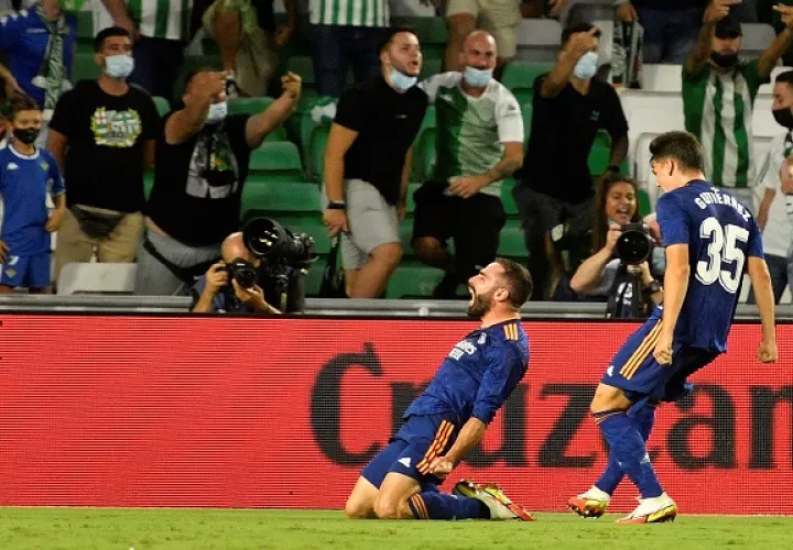 Carvajal salvó al Madrid de un empate en Sevilla. Foto: EFE