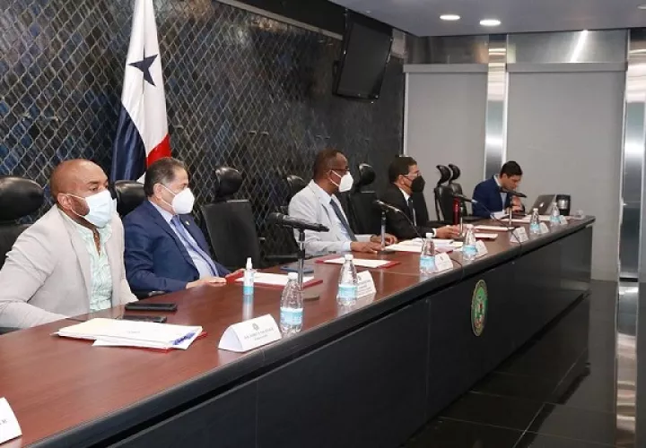 Reunión de la Comisión de Credenciales. Foto: Cortesía Asamblea Nacional