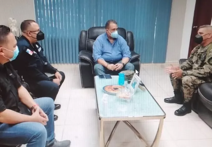 En la reunión, se abordaron temas en materia de seguridad para el distrito. Foto: Mayra Madrid.