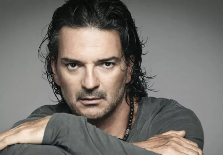 Ricardo Arjona.  Archivo