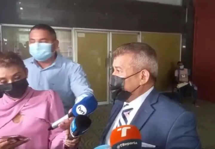 El abogado Sidney Sittón integra el equipo de defensa de Ricardo Martinelli en el caso de los supuestos pinchazos telefónicos. 