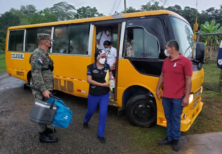 El Senafront ha llevado las vacunas a poblaciones apartadas de Darién. Foto: Cortesía Senafront