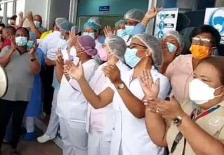 Según los manifestantes, se está afectando el transporte de pacientes en el hospital. Foto: Diomedes Sánchez  