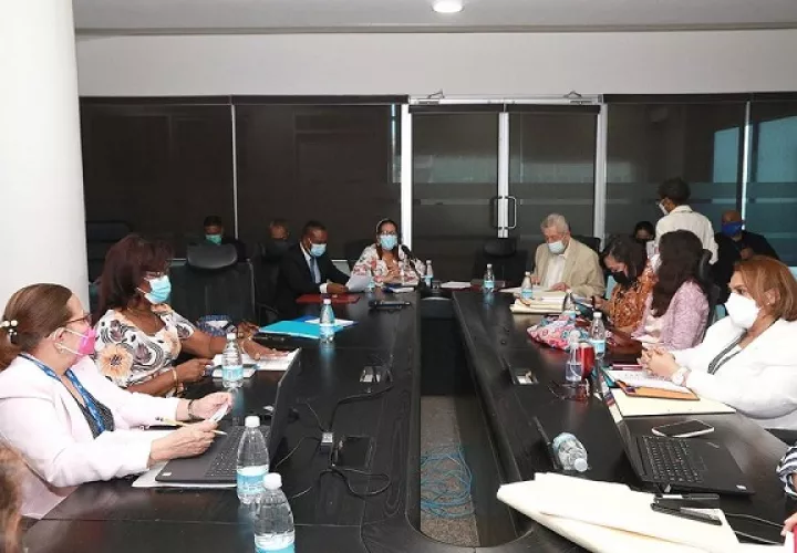 Reunión de la Comisión de Educación de la Asamblea Nacional. Foto: Cortesía Asamblea Nacional