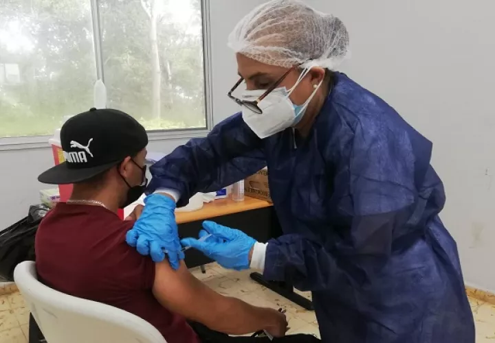 Las vacunas contra la covid-19 no tienen contraindicaciones en los pacientes hematológicos. Foto: Cortesía CSS