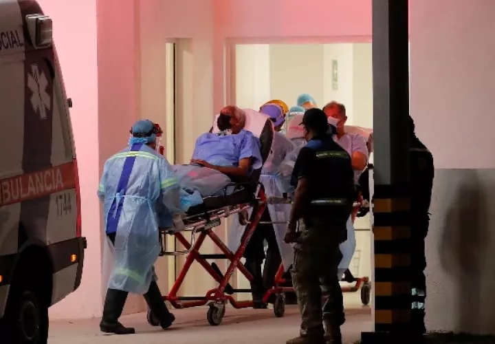 Panamá refuerza control de vigilancia epidemiológica en todos los puntos de entrada, aéreo, marítimo y terrestre para evitar la propagación de esta nueva variante. Foto: EFE