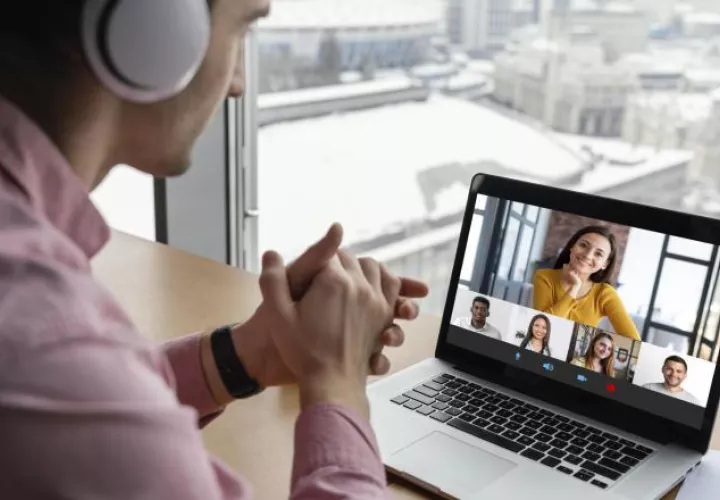 El formato 'live' no es la única opción para realizar un evento virtual. Ilustrativa / Freepik