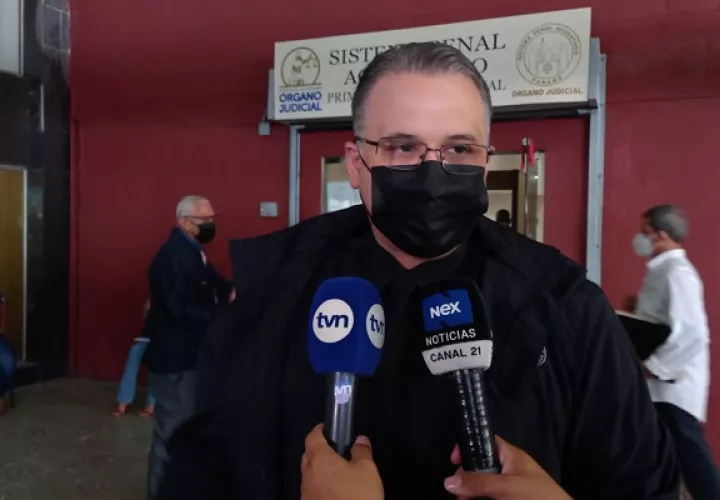 Alfredo Vallarino dijo que  los testigos deben repetir lo mismo que en el  juicio anterior. Foto: Víctor Arosemena