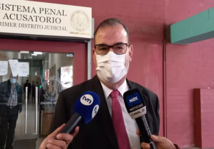 El abogado Carlos Carrillo, parte de la defensa de Ricardo Martinelli. Foto: Víctor Arosemena