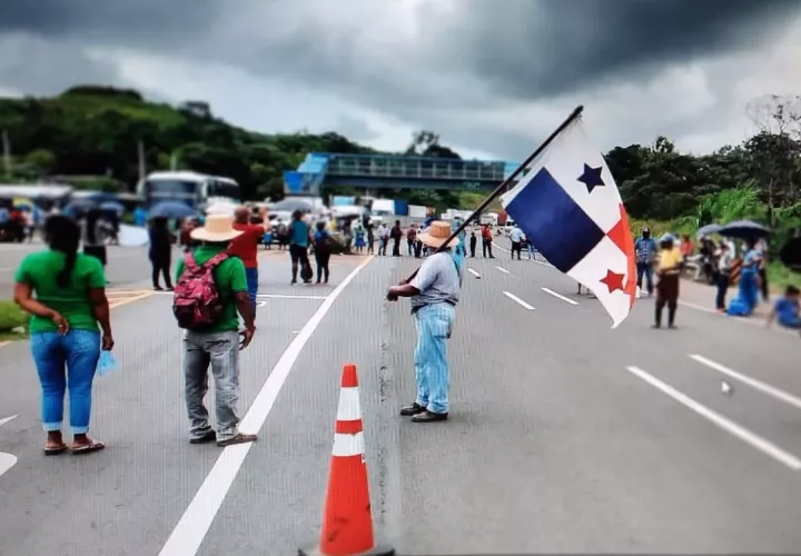 El cierre de los cuatro carriles es en la entrada hacia el distrito de Las Palmas. Foto: Melquiades Vásquez