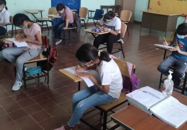 La Escuela Presidente Porras de Las Tablas, inició esta semana el proceso de retorno seguro a clases semipresenciales. Foto: Meduca