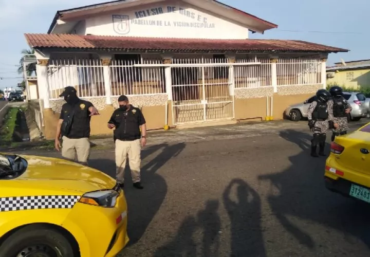 Una vez se dio el hecho de sangre la policía montó un operativo para esclarecer  lo sucedido y dar con los implicados. Foto: Diomedes Sánchez