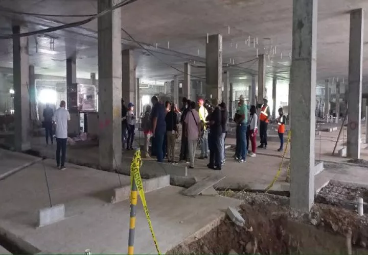 La Comisión de Infraestructura de la Asamblea fue al área para conocer la situación de la obra. Archivo