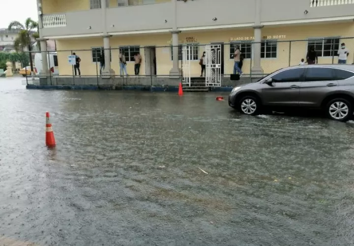 Varias calles de la provincia quedaron inundadas. Foto/Diomedes Sánchez