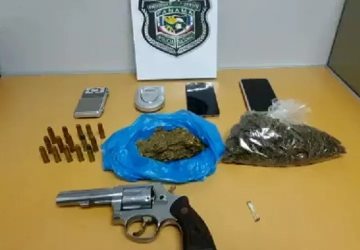  Se incautó un arma de fuego calibre 38 con 5 municiones y droga. Foto: Eric A. Montenegro