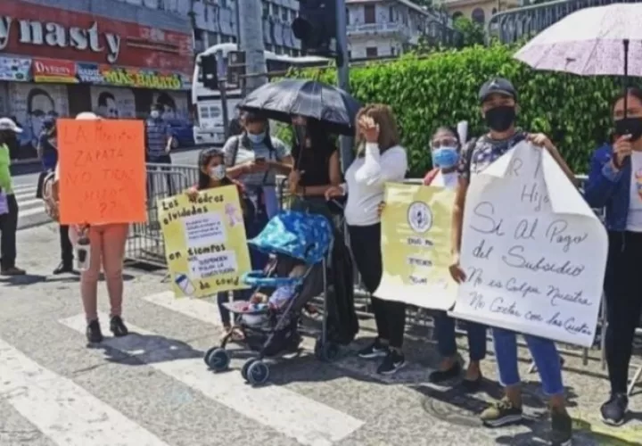 Las trabajadoras afectadas protestaron para exigir su derecho. Internet