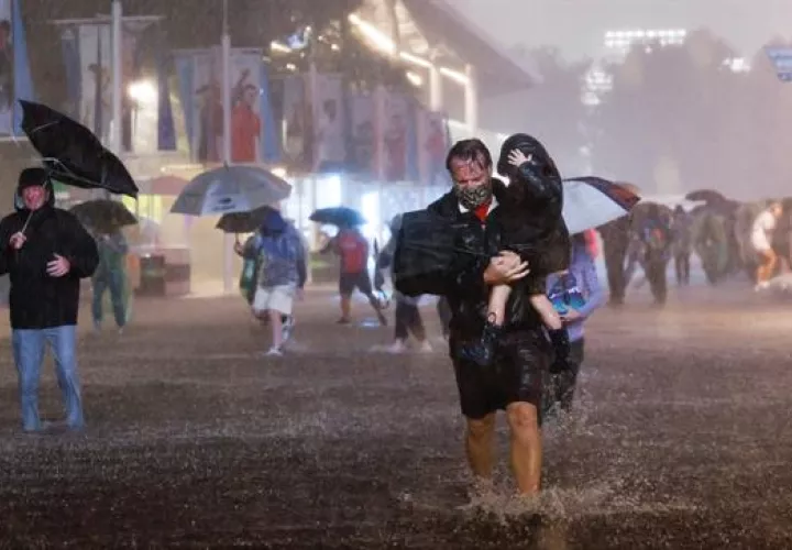 Miles de personas han tenido que ser evacuadas debido a las inundaciones. EFE