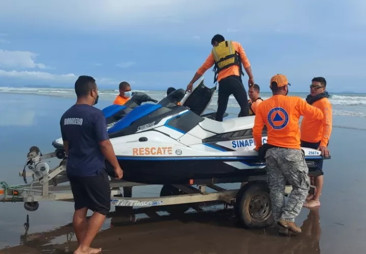 Miembros de la Fuerza de Tarea Conjunta (FTC), participaron en la labor de socorro. Foto: Mayra Madrid