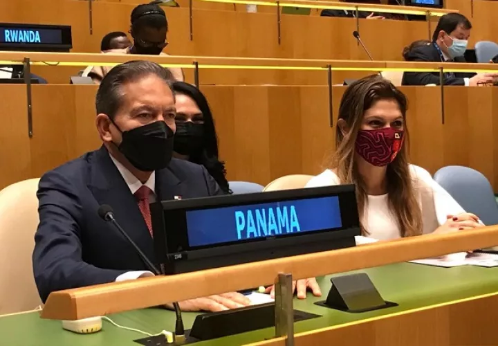 El presidente de la República, Laurentino Cortizo, y la canciller Erika Mouynes en la apertura del septuagésimo período de sesiones ordinarias de la Asamblea General de la ONU. Foto: Cortesía Presidencia
