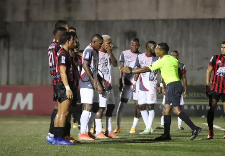 Sporting aprovechó su oportunidad ante Universitario. Foto: Cortesía Universitario