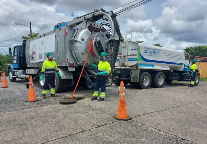 Limpian sistemas de desagües en barriadas de Panamá Oeste. Foto: Eric Montenegro
