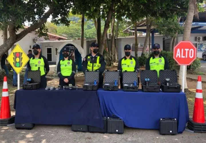 La Policía Nacional realizará operativos de playas y vigilancia en centros comerciales y lugares de diversión. Foto: Cortesía Policía Nacional