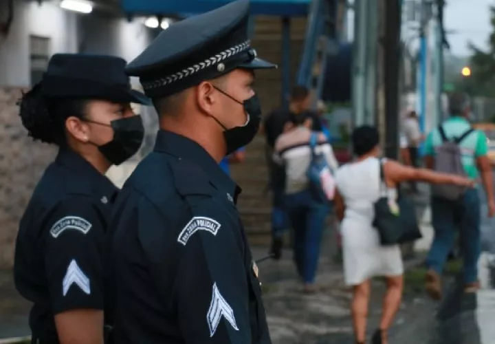 Programa "Paradas Seguras". Foto: Cortesía Policía Nacional