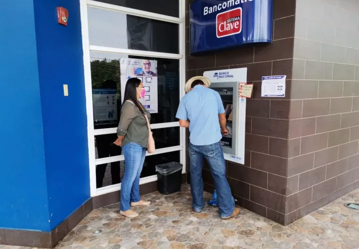 El pago se hará mediante el sistema de Clave social. Foto: Mides