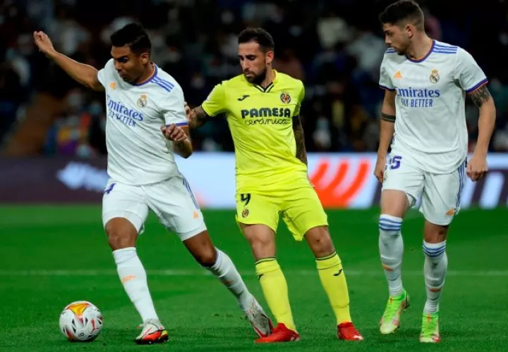 Ancelotti apostó por el uruguayo Fede Valverde (dcha.) como lateral derecho. Foto: EFE