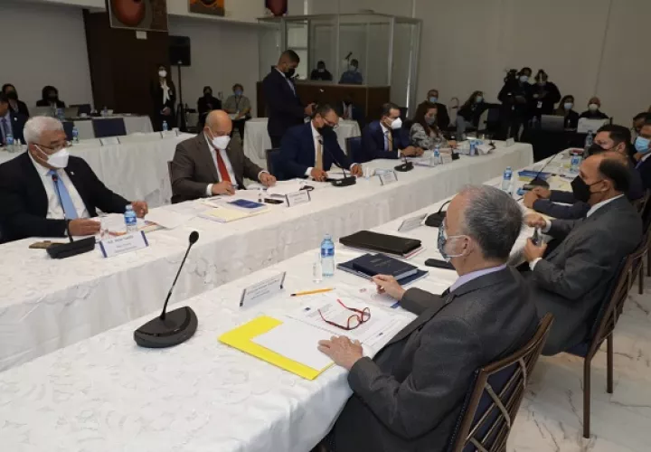 La mesa técnica se instaló este lunes en la sede del Tribunal Electoral. Foto. Cortesía Asamblea Nacional