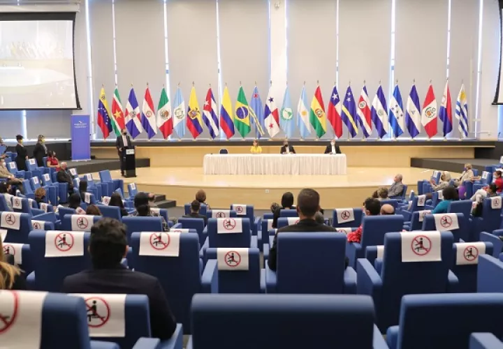 De acuerdo con la Organización Mundial de la Salud, unas 800 mil personas se suicidan cada año.