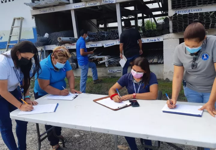 Trabajadores sociales se han desempeñado en vacunación, trazabilidad y Panamá Solidario. Foto: Eric A. Montenegro