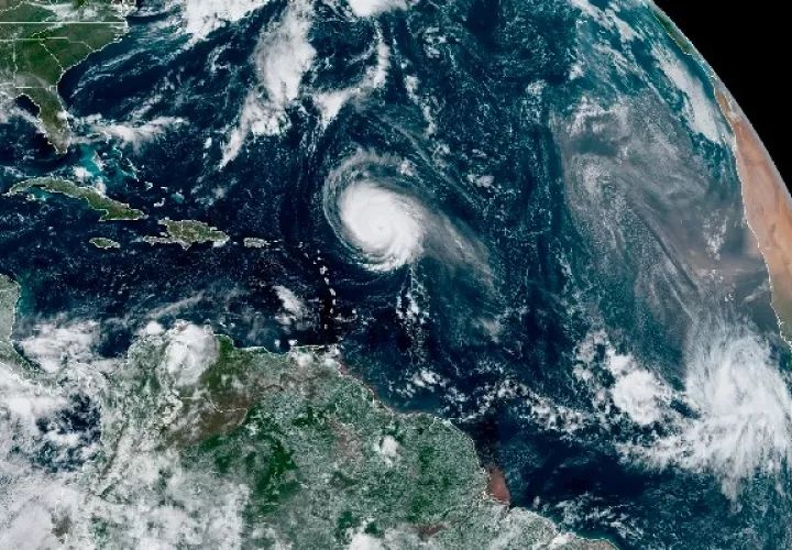 Depresión tropical puede evolucionar a tormenta Víctor. Foto: EFE