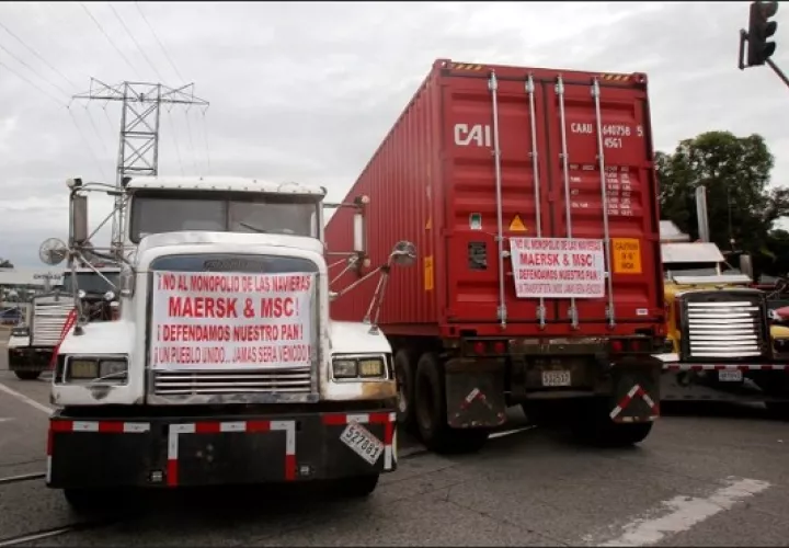 El ministro de Comercio e Industrias, Ramón Martínez informó que las navieras se han comprometido a no realizar transporte de carga nacional. Foto: EFE