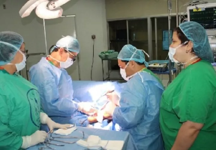 En el país se realizan trasplantes de córneas, riñón, hígado, médula ósea, y corazón. Este último solo se ha hecho en hospitales privados. Archivo
