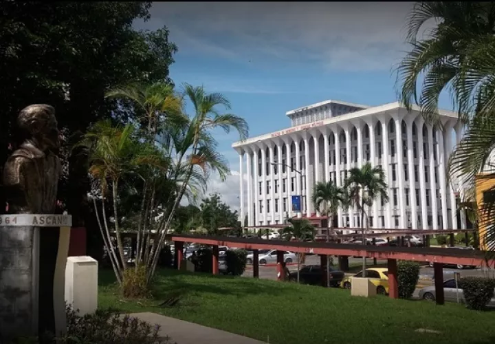 Universidad de Panamá tiene una matrícula de 90 mil estudiantes. Foto: Grupo Epasa