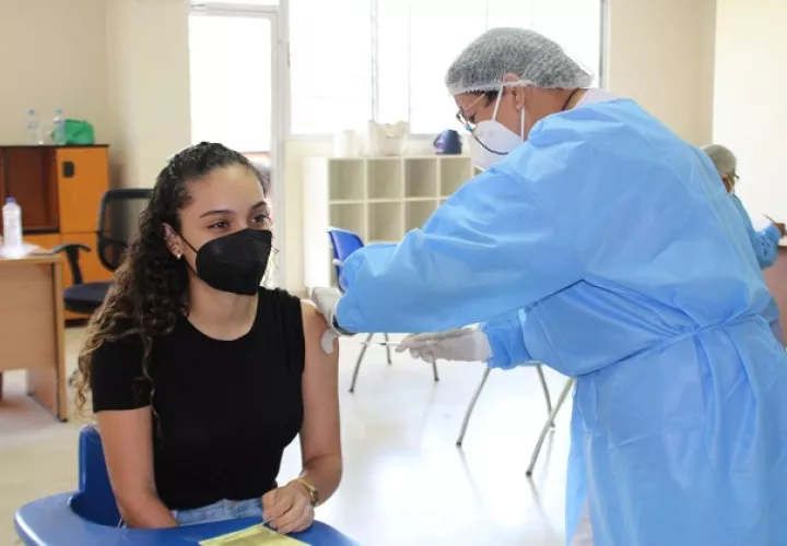Hasta la fecha, Panamá ha aplicado 4,947,381 dosis de las vacunas contra la covid-19. Foto: Cortesía @CSSPanama