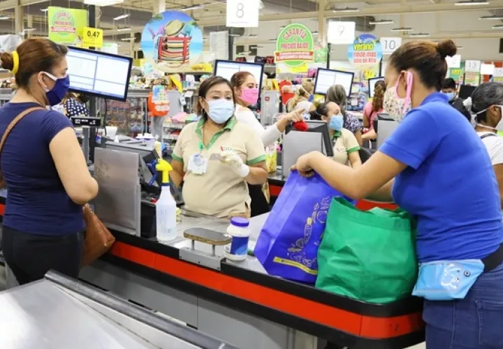 El vale digital consiste en una asignación mensual de  120 dólares mensuales a través de la cédula de identidad personal del beneficiario, para la compra de alimentos, productos de higiene y medicamentos.