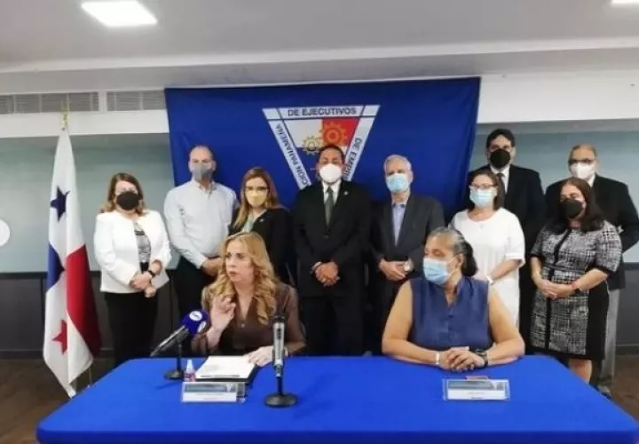 La Apede se pronunció en una conferencia de prensa. Foto: Apede