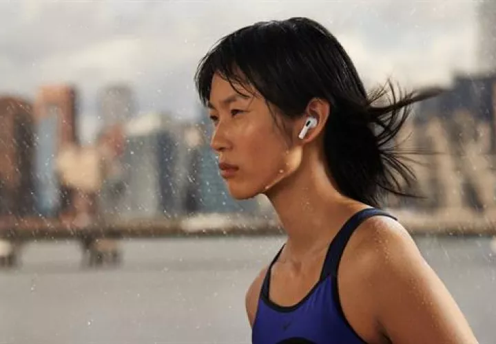Apple Inc. muestra la tercera generación de los AirPods, durante un evento especial de presentación de productos, celebrado este 18 de octubre de 2021, en Apple Park, Cupertino, California. EFE