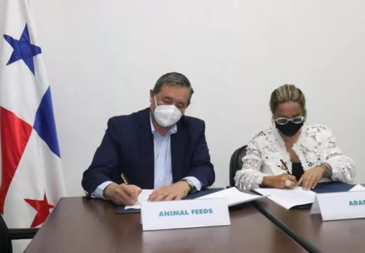 Con la firma de esta acta se busca cumplir con los compromisos adquiridos del plan de ordenación pesquera, en las aguas territoriales del pacífico de la república de Panamá. Foto: Cortesía Arap