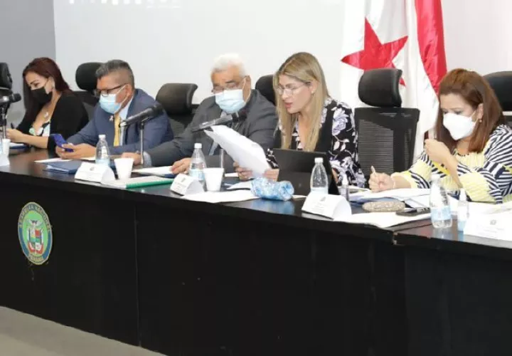 La discusión del tercer bloque solo tomó dos sesiones. Ahora, el debate se traslada al Pleno de la Asamblea, la próxima semana. 