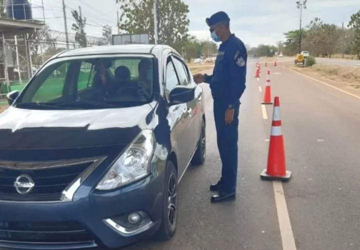 Las autoridades pidieron a los conductores respetar las normas de tránsito, principalmente evitar conducir en estado de ebriedad. Foto: Thays Domínguez
