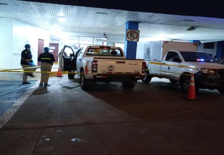 El herido fue trasladado en un vehículo tipo pick-up de la empresa eléctrica a la policlínica de la Caja de Seguro Social Dr. Blas Daniel Gómez Chetro en Arraiján. Foto: Eric Montenegro