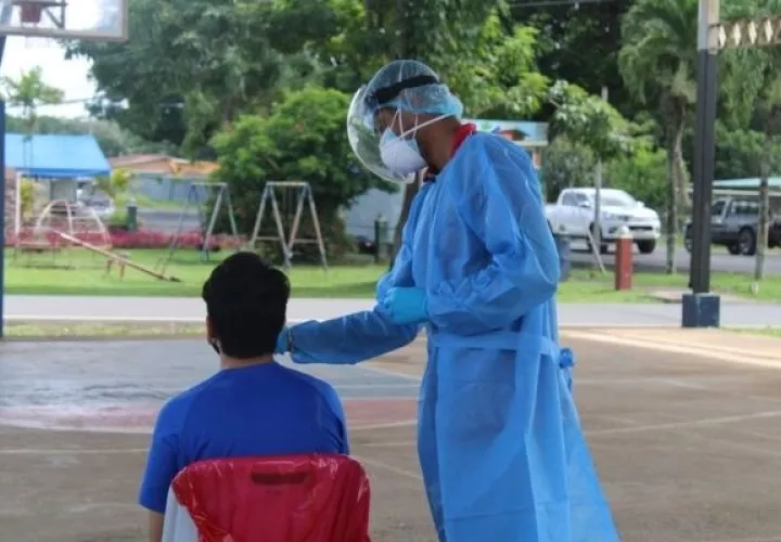 Se aplicaron 6,420 pruebas para detectar el virus. Foto: Cortesía