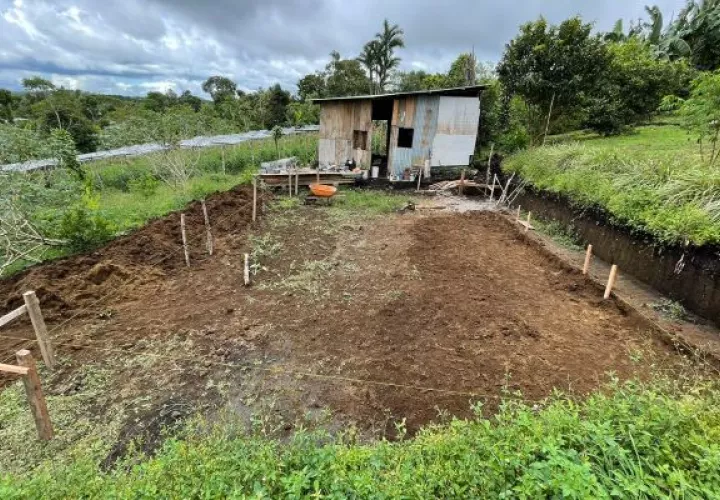 Las nuevas residencias contarán con dos cuartos, sala-comedor, cocina, lavandería, un portal y baño higiénico, lo cual cambiará las condiciones de ambas familias. Foto: Mayra Madrid
