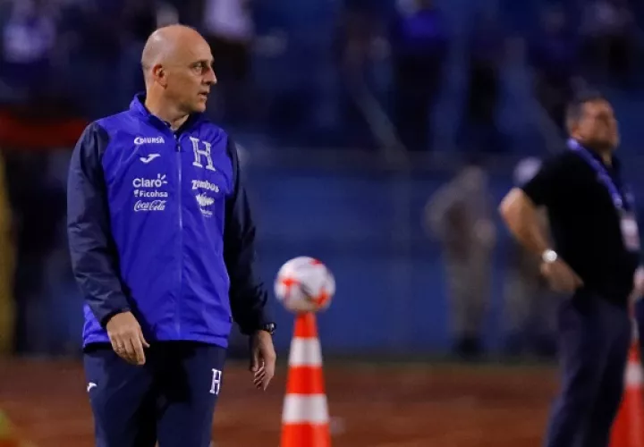 Sebastián Coito, separado de su cargo como técnico de Honduras. 