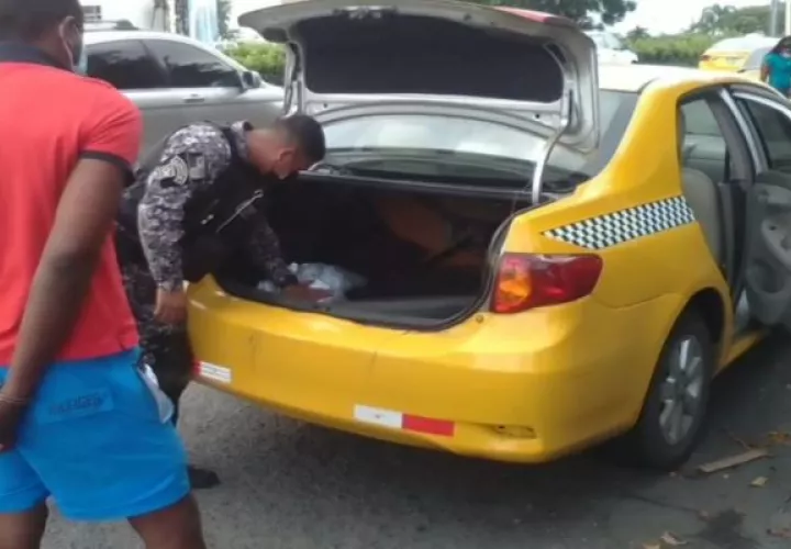 Al ser cuestionado sobre el dinero que estaba en su auto, el conductor precisó que este era falso. Foto: Diomedes Sánchez