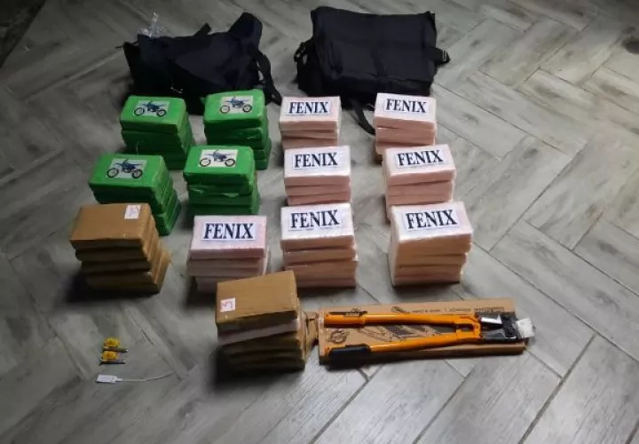 El ciudadano detenido y la mercancía incautada fueron puestos a órdenes de las autoridades competentes. Foto: Proteger y Servir