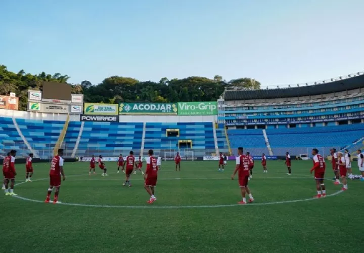 Panamá en los entrenamientos en el Cuscatlán. Foto: Fepafut